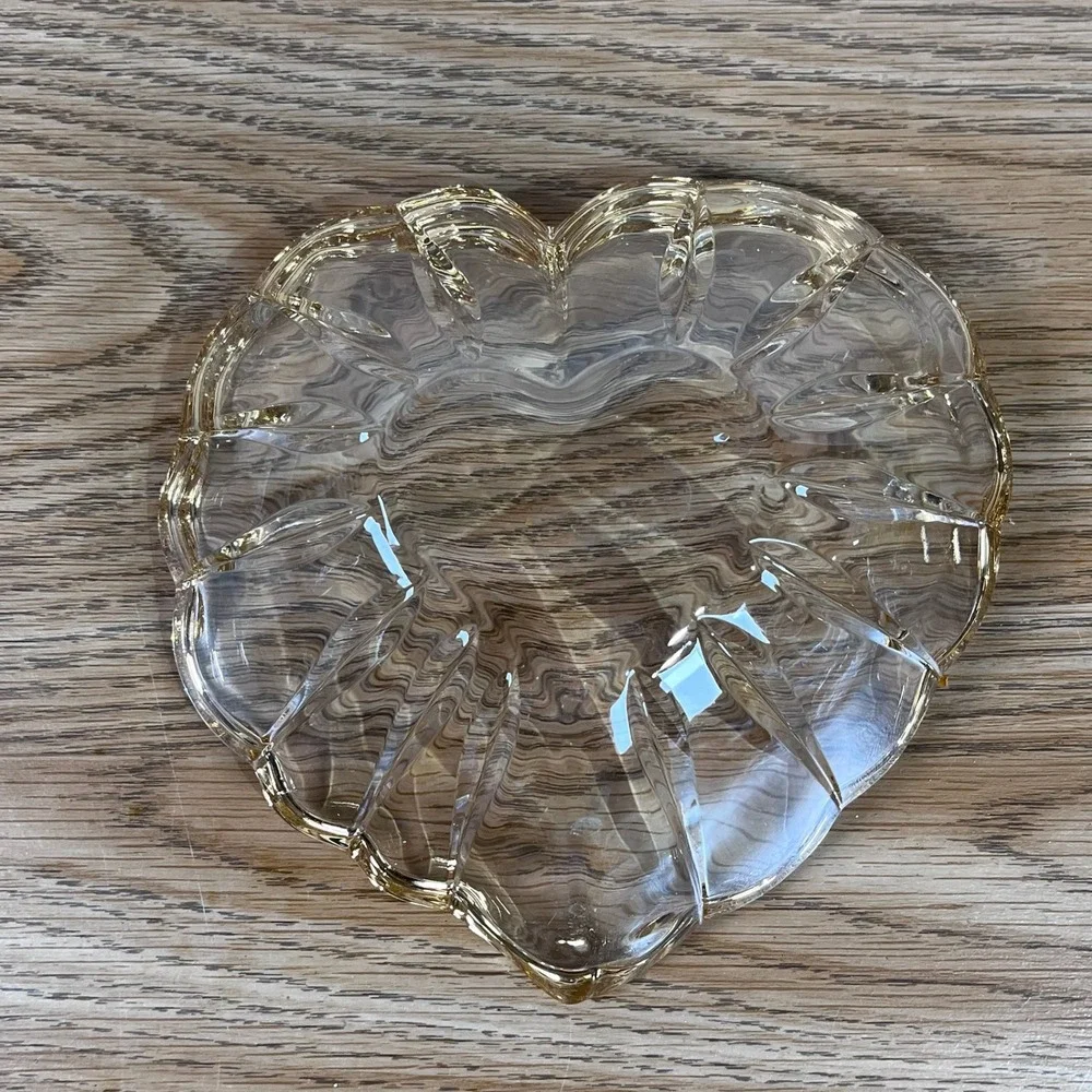 Vintage Heart Shaped Glass Trinket Dish Candy Bowl Gold Rimmed Scalloped‎ Edge